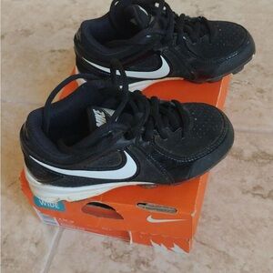 Nike Kids Black and White baseball cleats